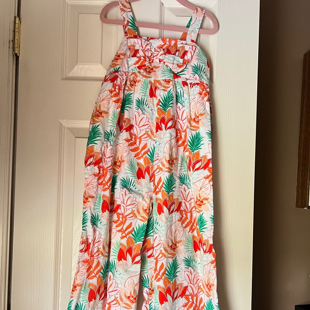 Beautiful jumpsuit.